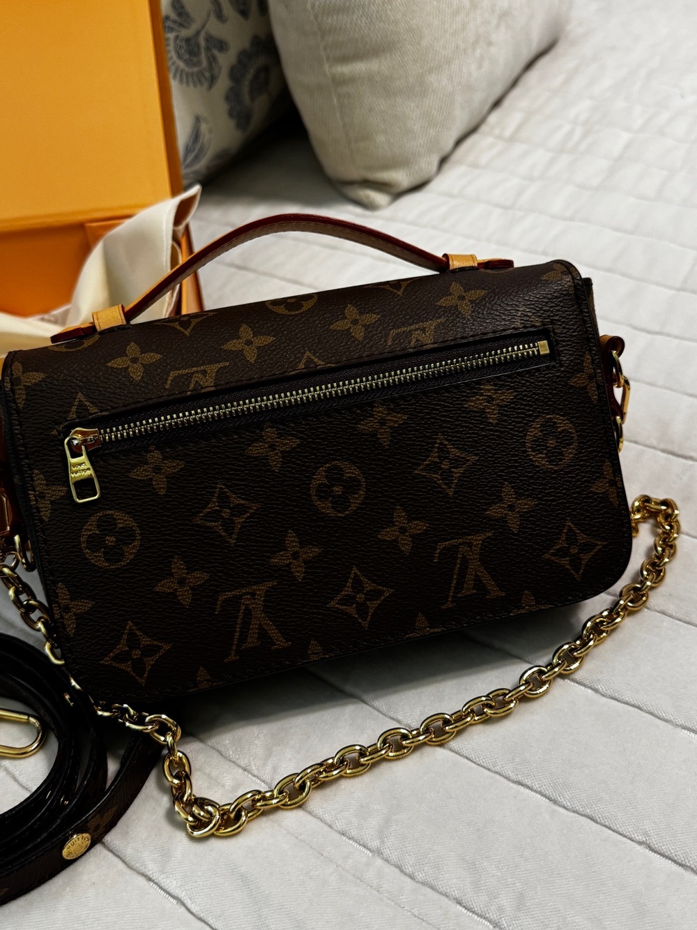 Louis Vuitton Monogram Canvas Crossbody Bag in Brown with Gold Hardware - Picture 5 of 5